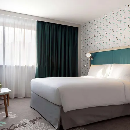 Hampton By Hilton Paris מלון 4*