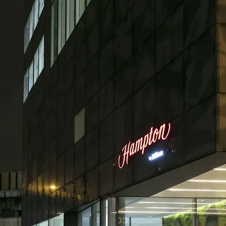 Hotel Hampton By Hilton Paris 4*