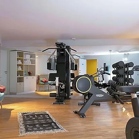 מלון Hampton By Hilton Paris 4*