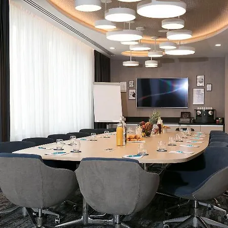 Hampton By Hilton Paris