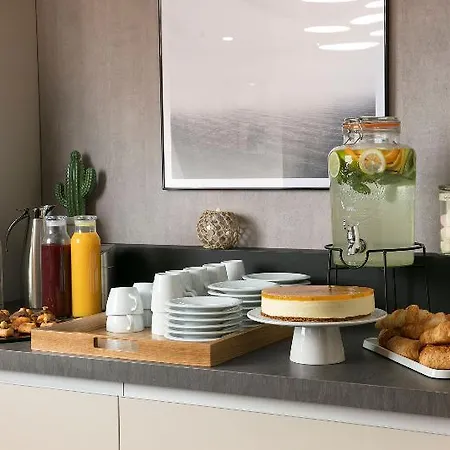 Hotel Hampton By Hilton Paris Clichy