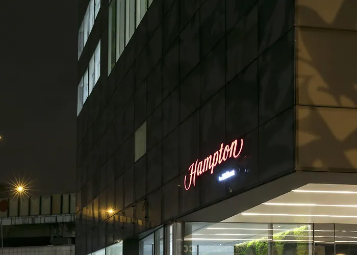 Hotel Hampton By Hilton Paris 4*