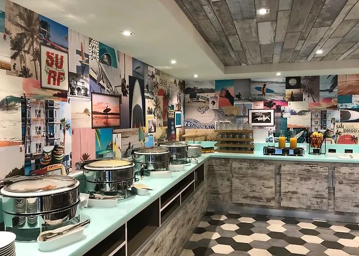 Hotel Hampton By Hilton Paris Clichy