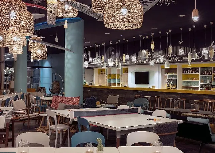 Hotel Hampton By Hilton Paris 4*