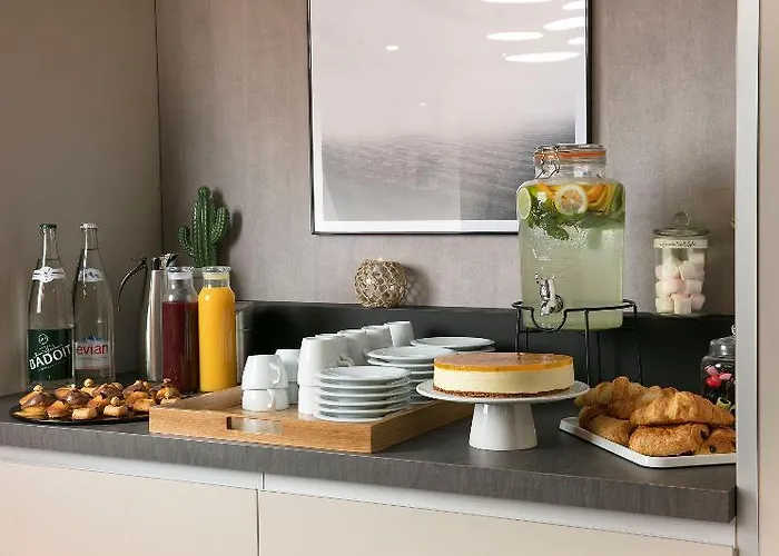 Hotel Hampton By Hilton Paris Clichy